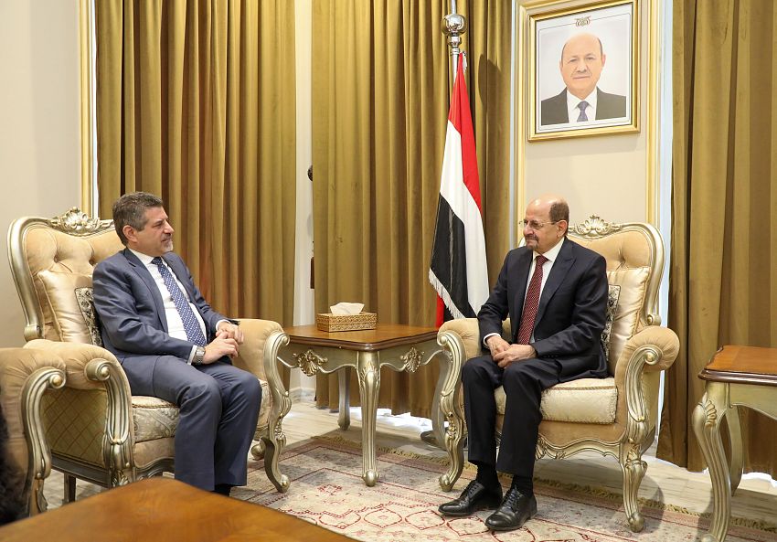 وزير الخارجية يلتقي السفير الأمريكي لدى اليمن