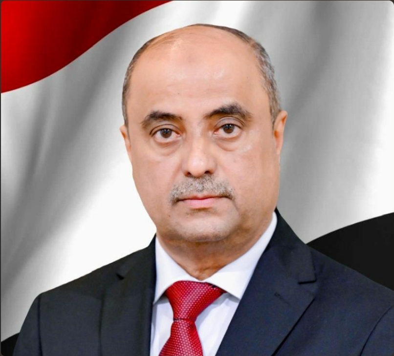رئيس الوزراء يوجه بتزويد كهرباء عدن بكميات اسعافية من الوقود لتخفيف معاناة المواطنين 