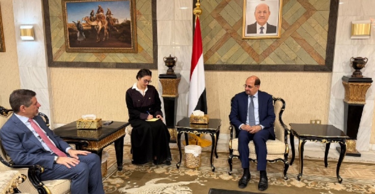 وزير الخارجية يثمن مواقف الولايات المتحدة الداعمة لمجلس القيادة الرئاسي والحكومة