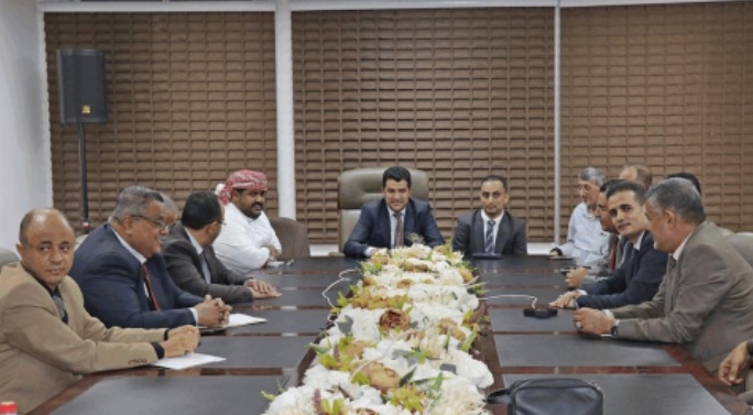 اجتماع يناقش سير تنفيذ الآليات التنظيمية والضوابط المعتمدة من لجنة تمويل الواردات