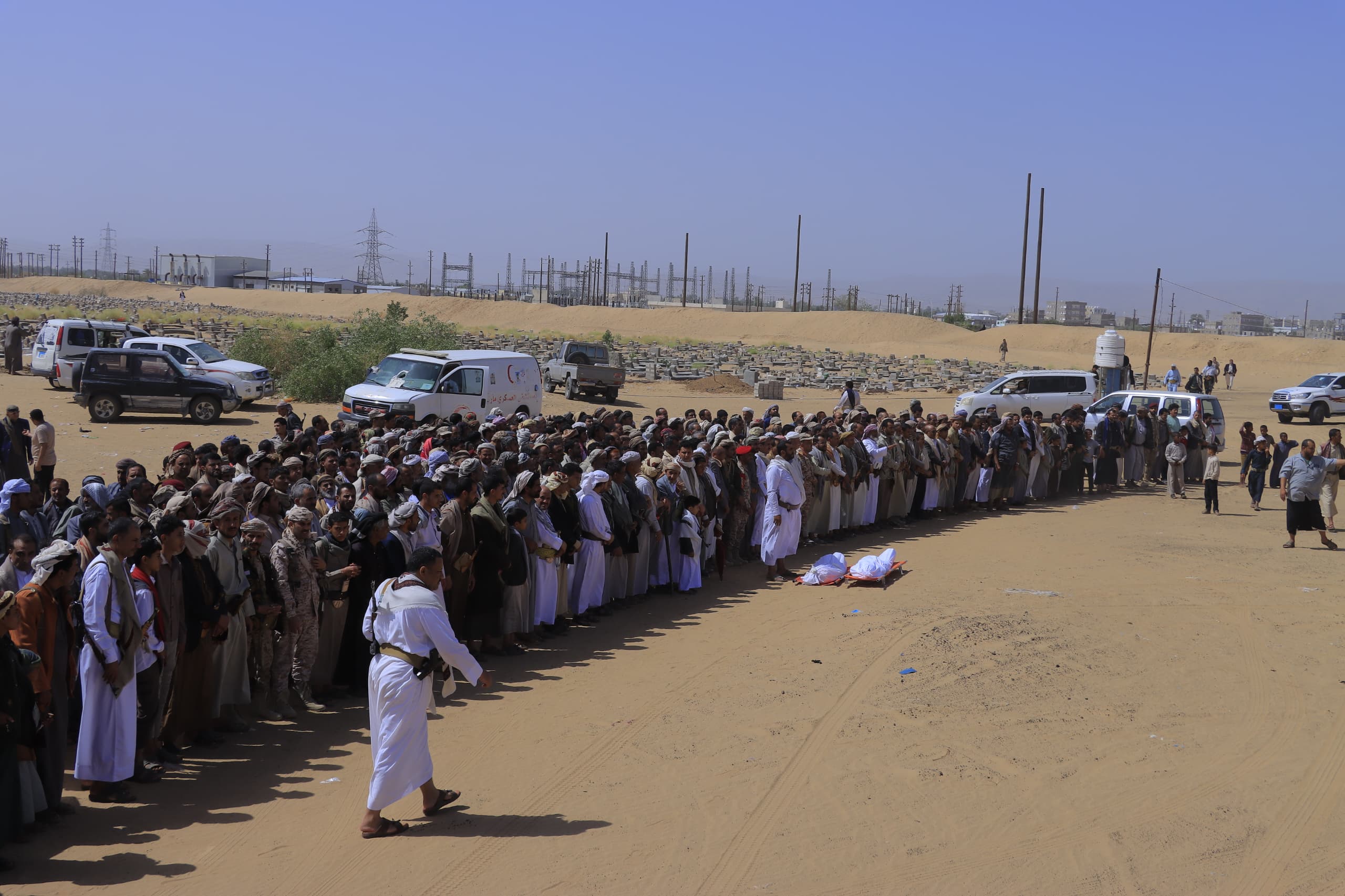 تشييع رسمي وشعبي لجثمان العميد إبراهيم الشعوري بمارب