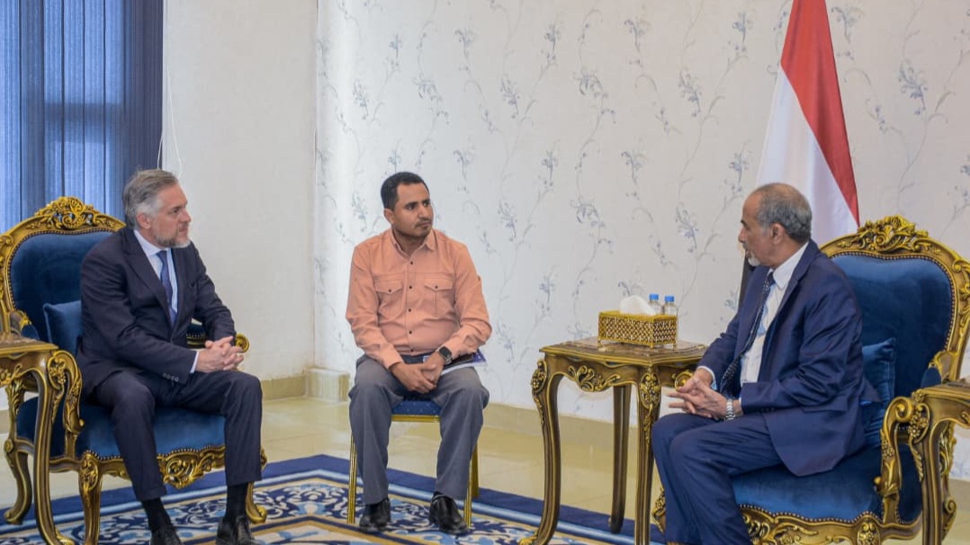 عضو مجلس القيادة الرئاسي محمود الصبيحي يستقبل في عدن سفير الاتحاد الأوروبي