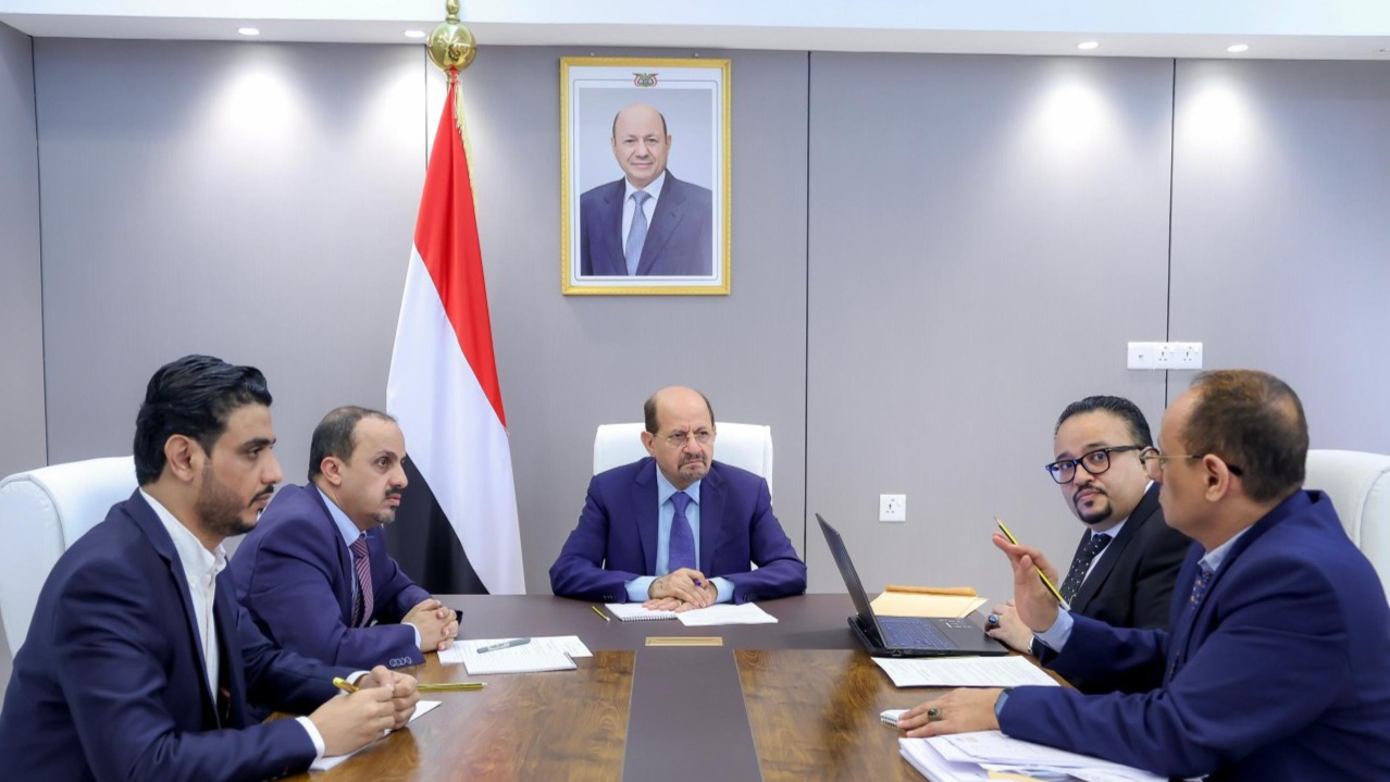 رئيس الوزراء يؤكد دعم الحكومة للإعلام الرسمي ويوجه برقمنة الأرشيف الإعلامي الوطني