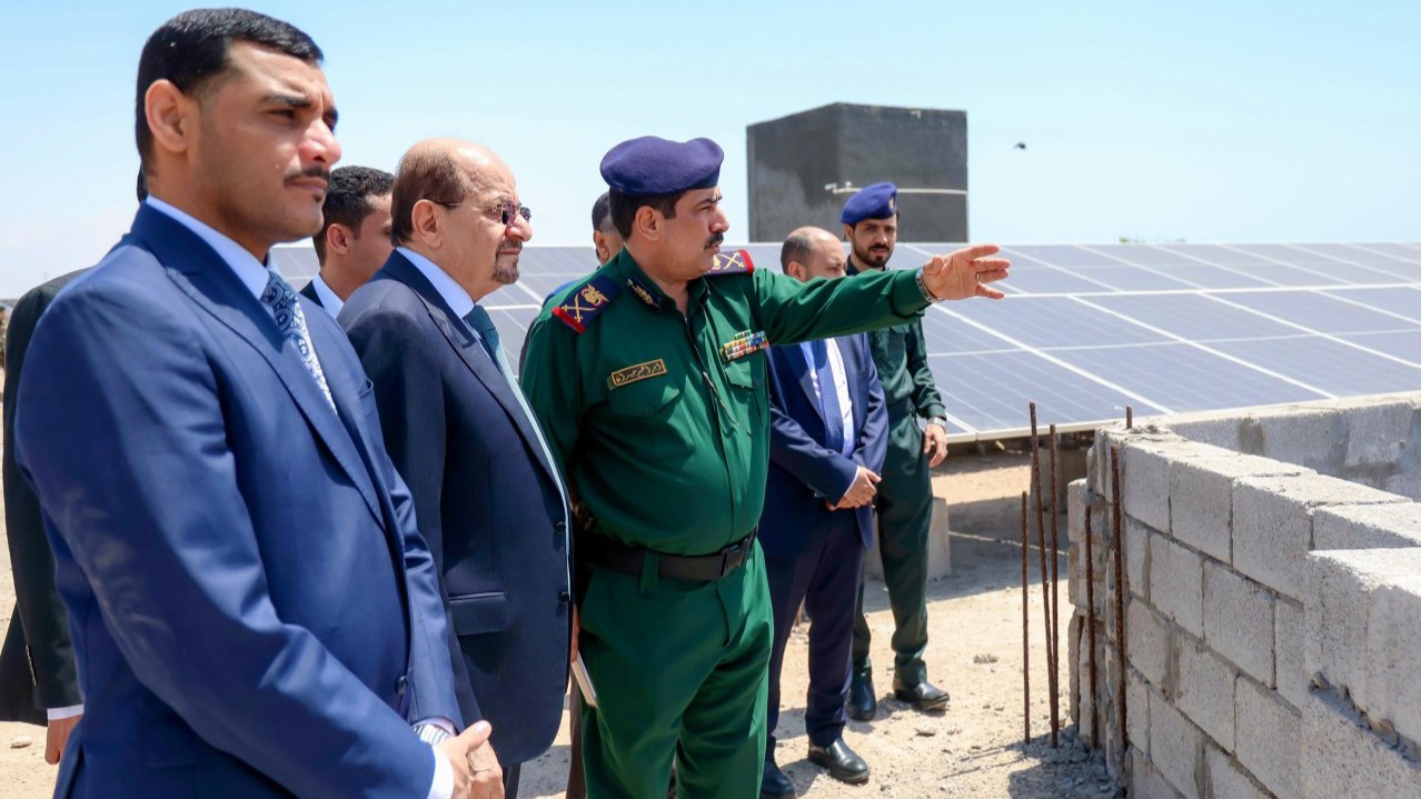 رئيس الوزراء يدشن العمل بمبنى وزارة الداخلية ويؤكد انها ركيزة أساسية للاستقرار المجتمعي ودعمها أولوية حكومية