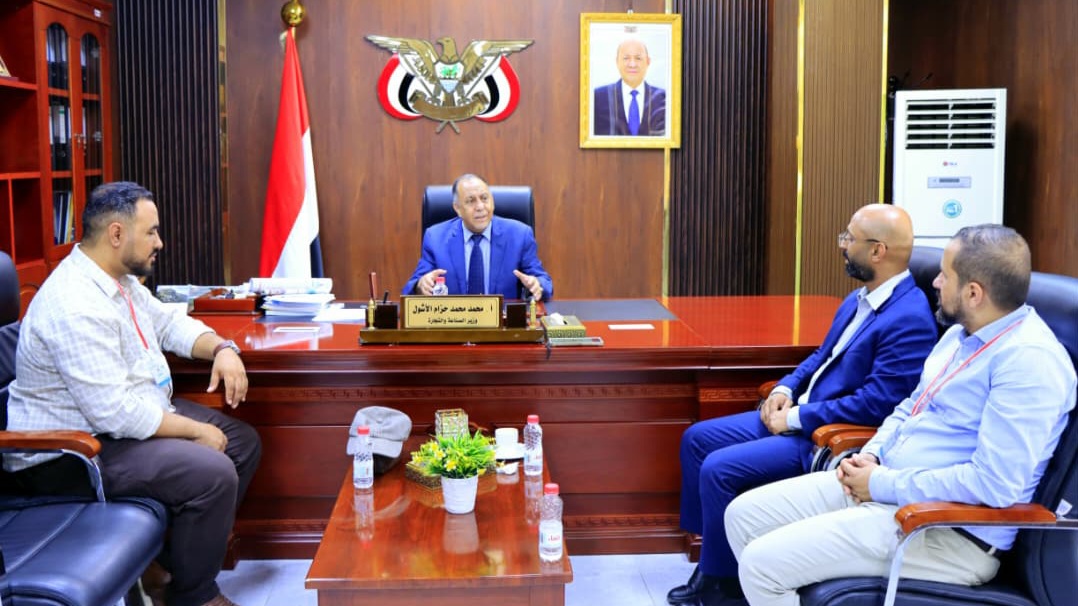 وزير الصناعة يؤكد على أهمية الشراكة بين القطاعين العام والخاص في دعم مبادرات تحفيز الابتكار