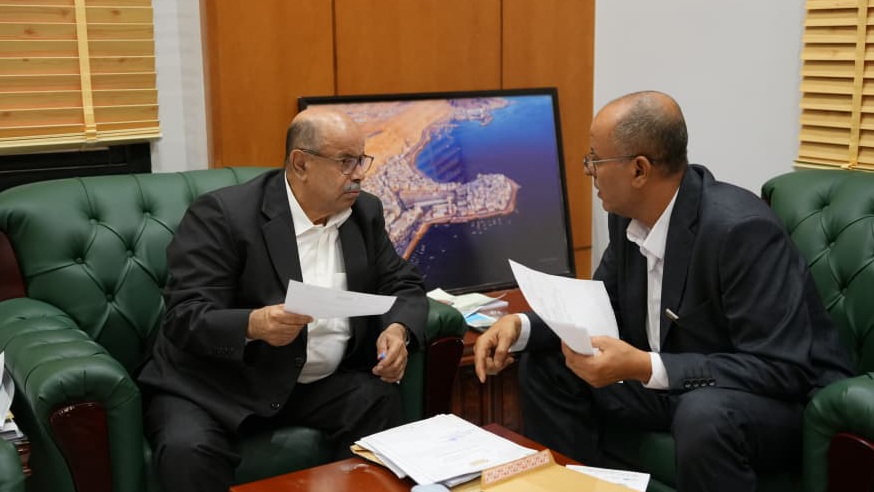 الخنبشي يترأس لقاءً مشتركاً لاستعراض مشروع تأسيس المجلس التنسيقي الأعلى للقوى والمكونات الحضرمية ويطلع على الأوضاع في سيئون