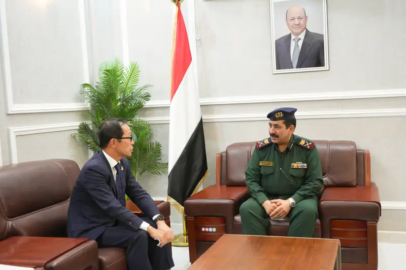 وزير الداخلية يبحث مع السفير الياباني ومدير وكالة “جايكا” أوجه التعاون في المجال الأمني
