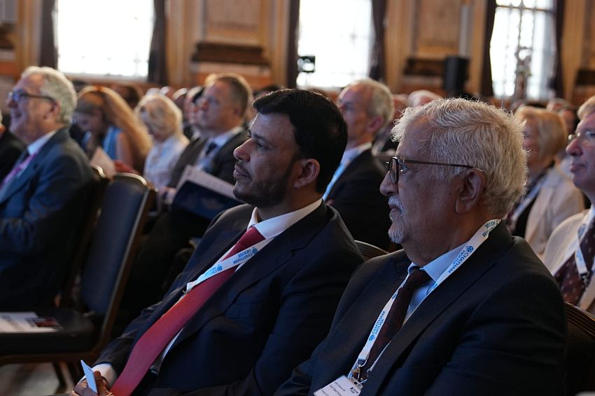 د.عبدالله العليمي يشارك في أعمال مؤتمر لندن 2026 وسط حضور دولي رفيع