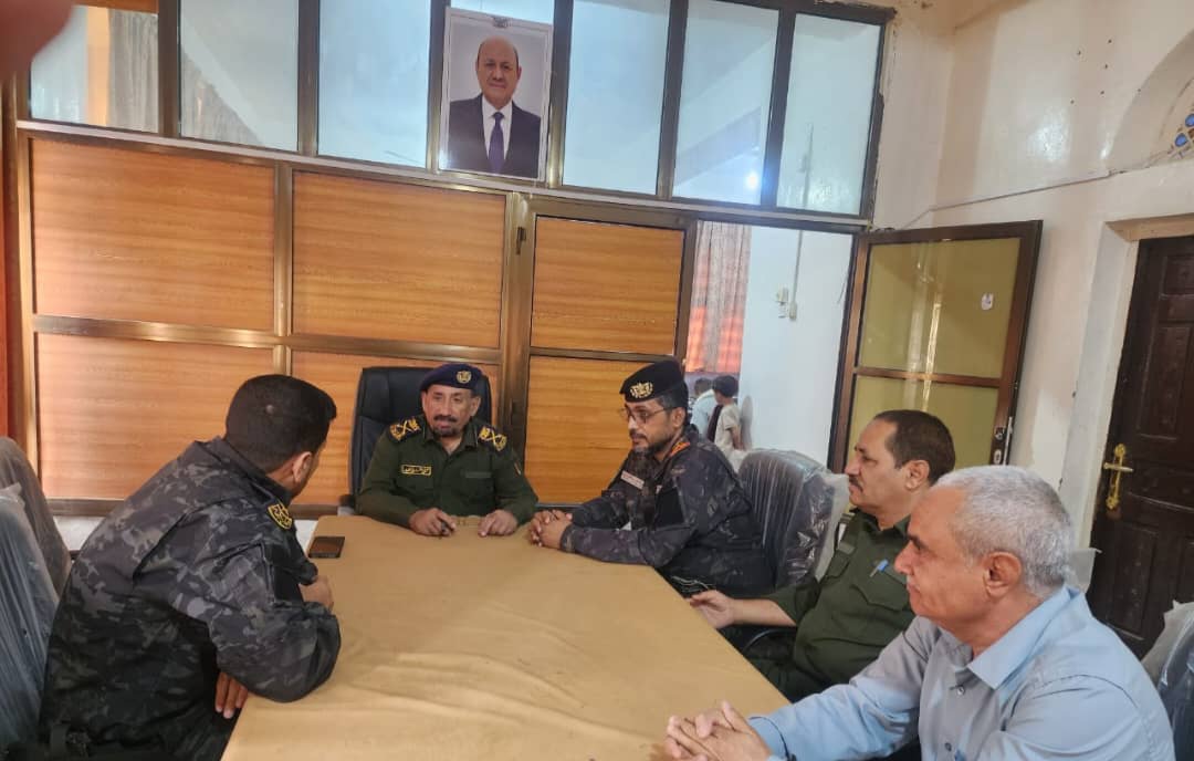 مدير عام شرطة مأرب يناقش مع مدير مكافحة المخدرات تعزيز جهود مكافحة المخدرات